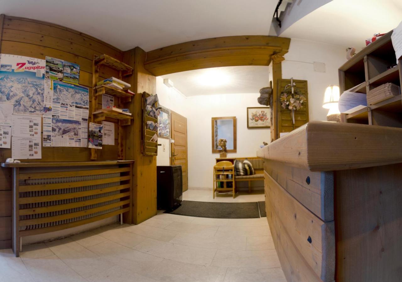 Ferienwohnung Wetterstein Lermoos Luaran gambar